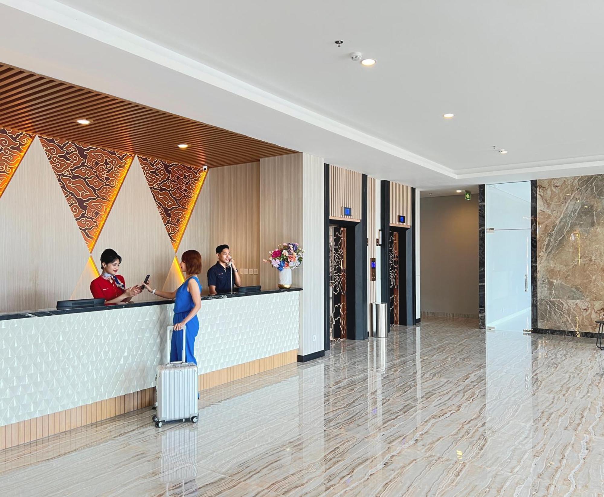 D'Primahotel Airport Sultan Hasanuddin Makassar Sudiang 外观 照片